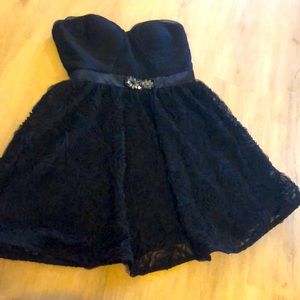 Beautiful sz 12 black cocktail dress